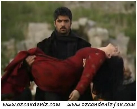 Aşkın Dağlarda Gezer Fotoğrafı