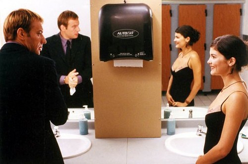 Seviyor... Sevmiyor... Fotoğrafı