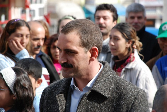 Parmaklıklar Ardında Fotoğrafı