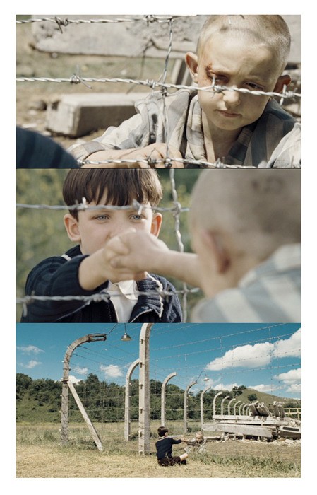 Çizgili Pijamalı Çocuk fotoğrafı