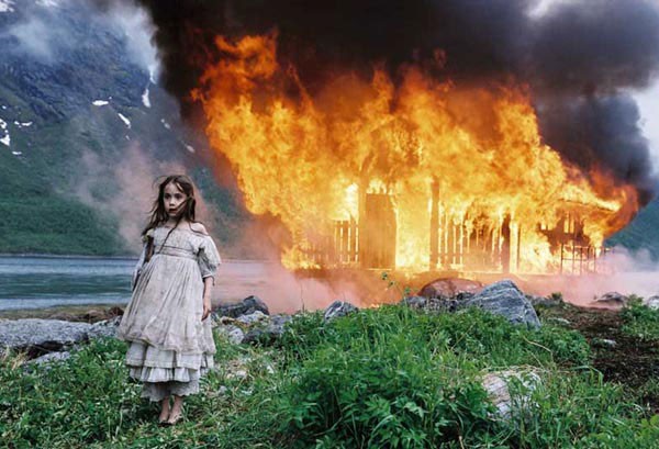 Lanetli Kadın Fotoğrafı