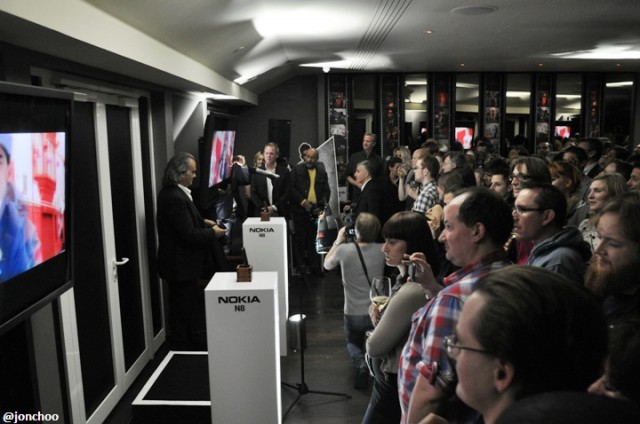 The Commuter fotoğrafı