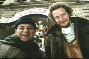 Evde Tek Başına 2 Fotoğrafı