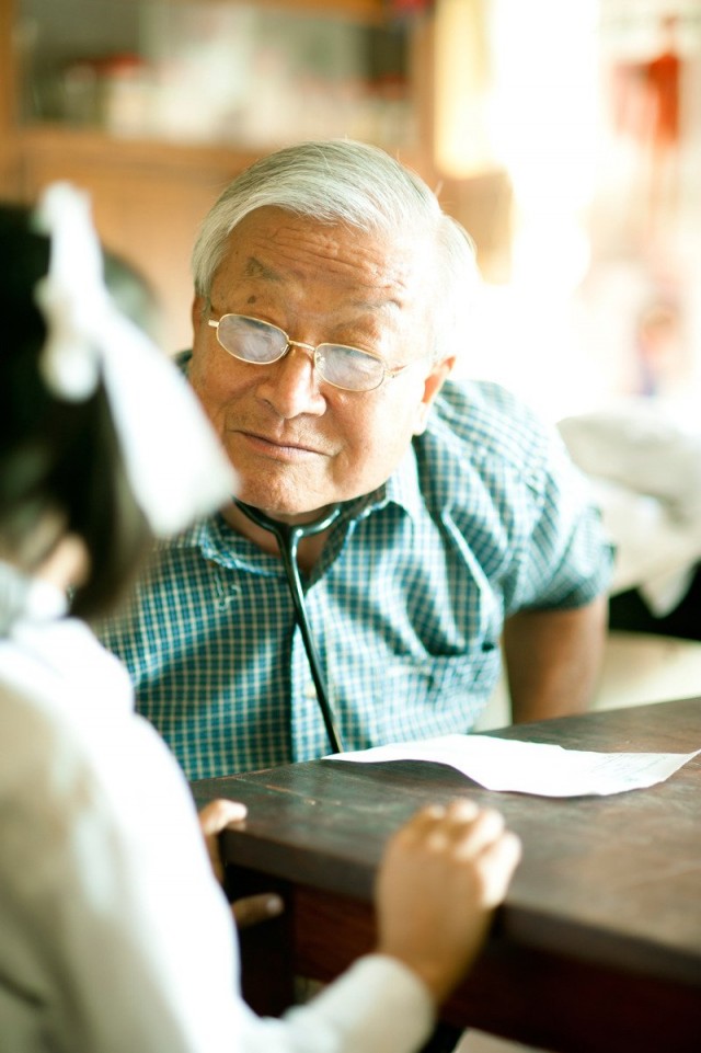 Calling 3: Himalayan Schweitzer Fotoğrafı