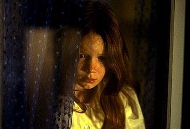 Kutsanmış Çocuk fotoğrafı