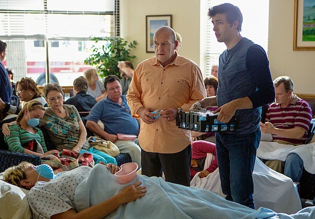 Under The Dome : Sezon 1 Fotoğrafı