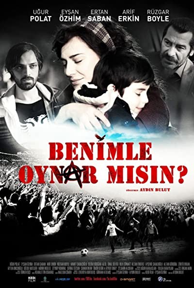Benimle Oynar Mısın? (2013) afişi
