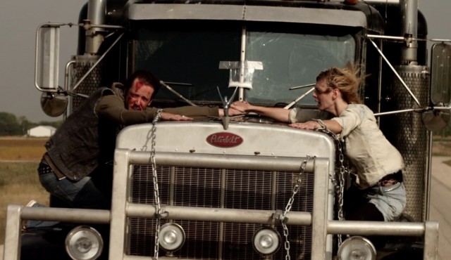 Asla Yabancılarla Oynama 3 fotoğrafı