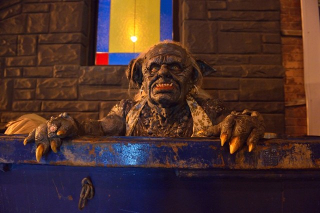 Man Seeking Woman Fotoğrafı