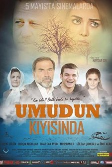 Umudun Kıyısında (2017) afişi