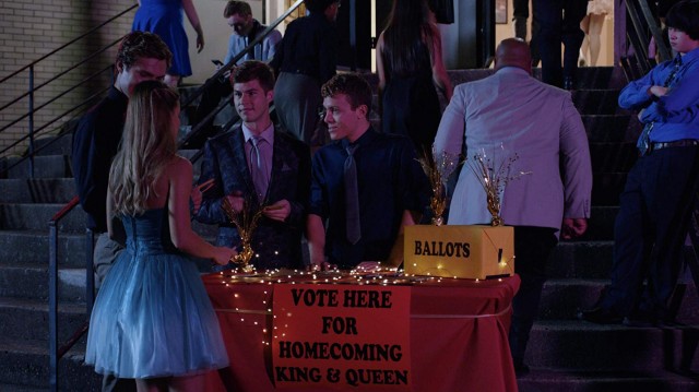 Dying for the Crown Fotoğrafı