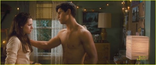 Alacakaranlık Efsanesi: Yeni Ay Fotoğrafı