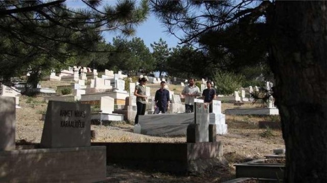 Bizim Büyük Çaresizliğimiz Fotoğrafı