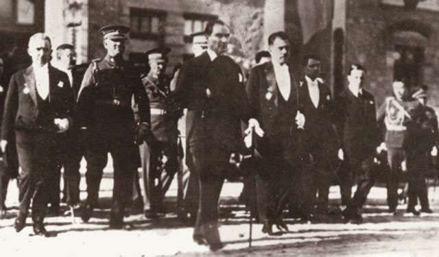 Atatürk Fotoğrafı