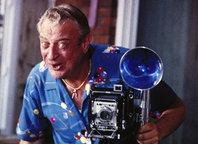 Easy Money Fotoğrafı