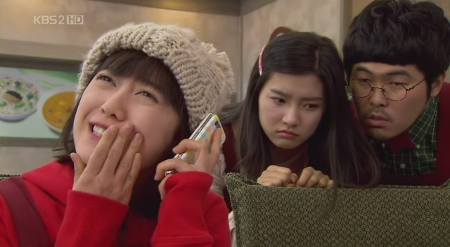 Erkekler Çiçeklerden Önce Gelir Fotoğrafı