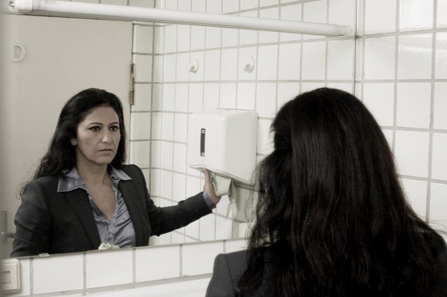 Sarı Saten: Günahkârların Aşkı Fotoğrafı