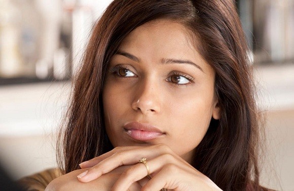 Uzun Boylu Esmer Adam Fotoğrafı