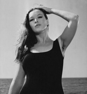 Le Lit Conjugal - L'ape Regina Fotoğrafı