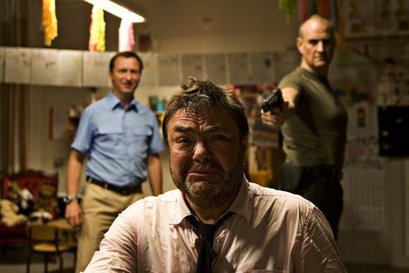 How To Get Rid Of Others / Hvordan Vi Slipper Af Med De Andre Fotoğrafı