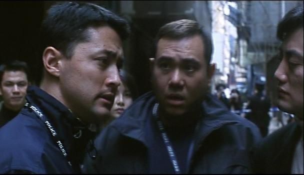 Ultimatum (l) fotoğrafı