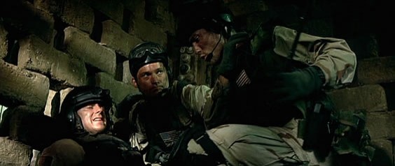 Kara Şahin Düştü Fotoğrafı