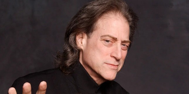 Ünlü Komedyen Richard Lewis Hayatını Kaybetti.