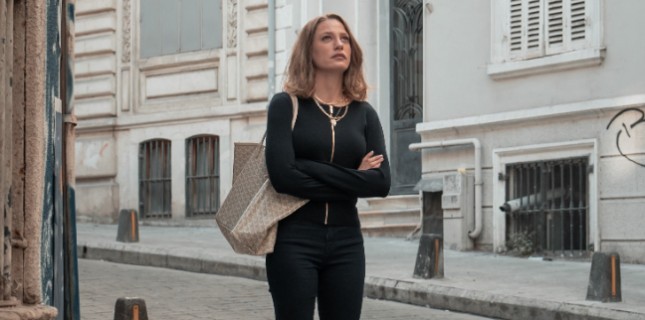 Netflix’in "Kimler Geldi, Kimler Geçti" Dizisinden İlk Tanıtım ve Yayın Tarihi!