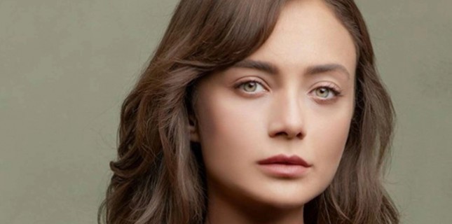 Damla Sönmez ve Sarp Bozkurt’u Buluşturan Romantik Komedi Yolda!