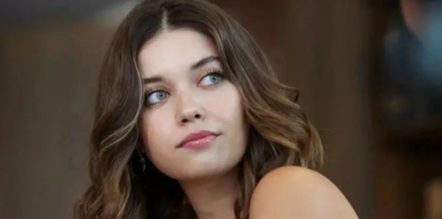 Afra Saraçoğlu “Pera” Dizisine Dahil Oldu!