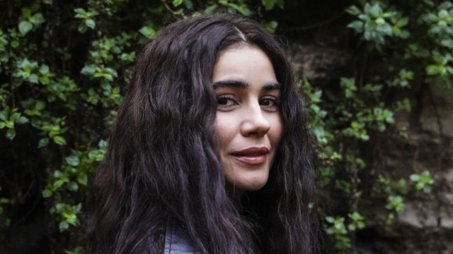 Özgür Emre Yıldırım ve Zeynep Çamcı, "Öp Elimi" Filminde Başrollerde!