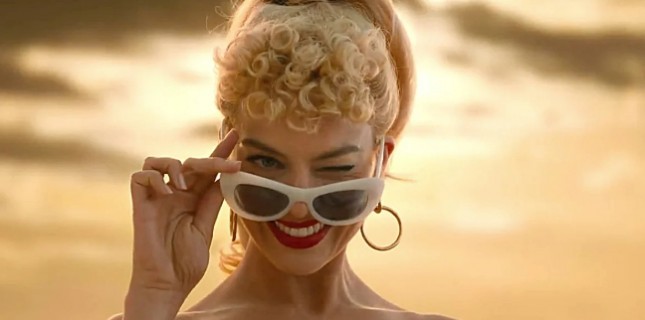 “Barbie”, Gişede “Kara Şövalye” Filmini Zirveden İndirdi!