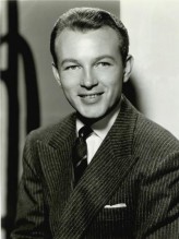 Jacques Sernas fotoğrafı