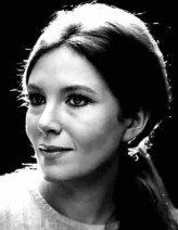 Anouk Ferjac fotoğrafı