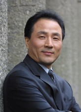 Kim Myung-gon fotoğrafı