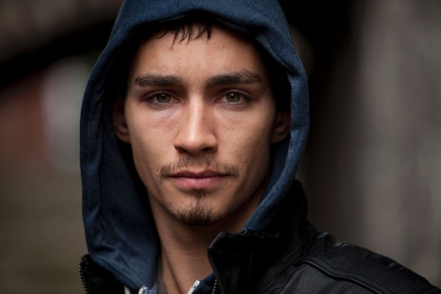 Robert Sheehan Fotoğrafı
