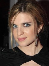 Cécile Cassel fotoğrafı