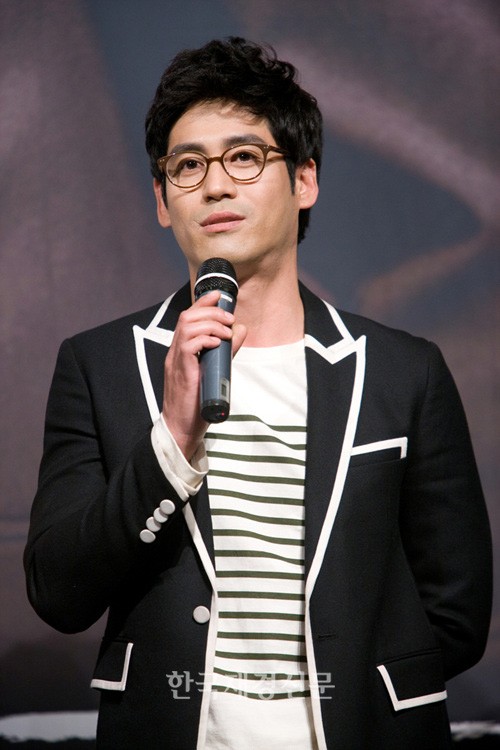 Lee Hyeong-cheol Fotoğrafı