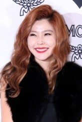 Lee Yoon-Mi fotoğrafı