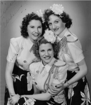 The Andrews Sisters Fotoğrafı