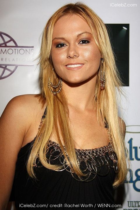 Angelina Armani Fotoğrafı