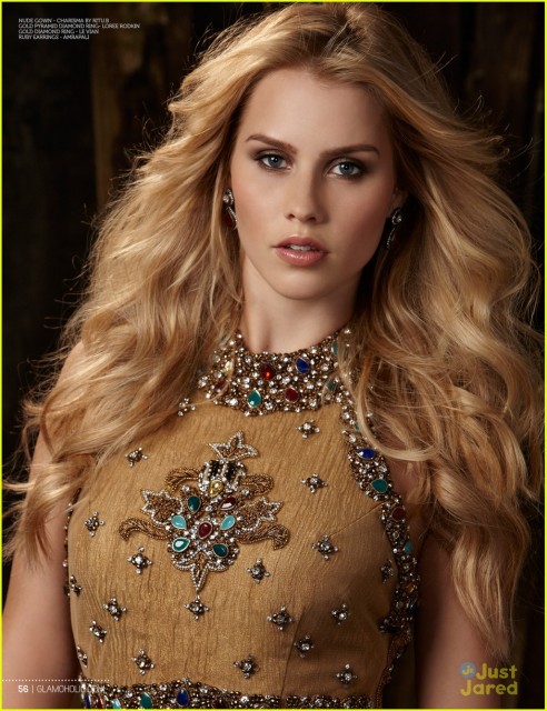 Claire Holt Fotoğrafı