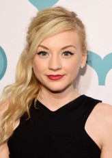 Emily Kinney fotoğrafı