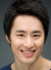 Kang Dong-yup fotoğrafı
