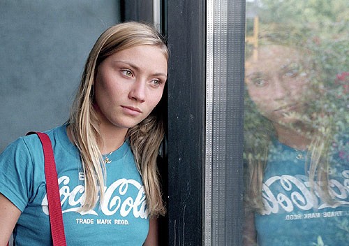 Stephanie Leon fotoğrafı