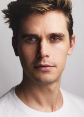 Antoni Porowski fotoğrafı