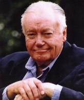 Charles 'Bud' Tingwell fotoğrafı