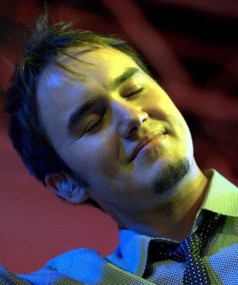 Mustafa Ceceli Fotoğrafı