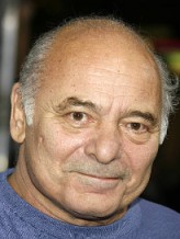 Burt Young fotoğrafı
