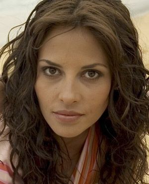 Elizabeth Cervantes Fotoğrafı